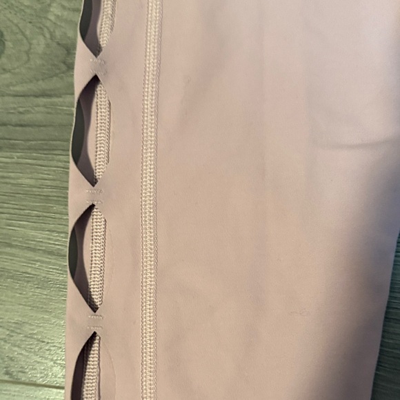 Victoria Sport Women's Pink Leggings with Side Cutouts. Size M - Picture 3 of 8